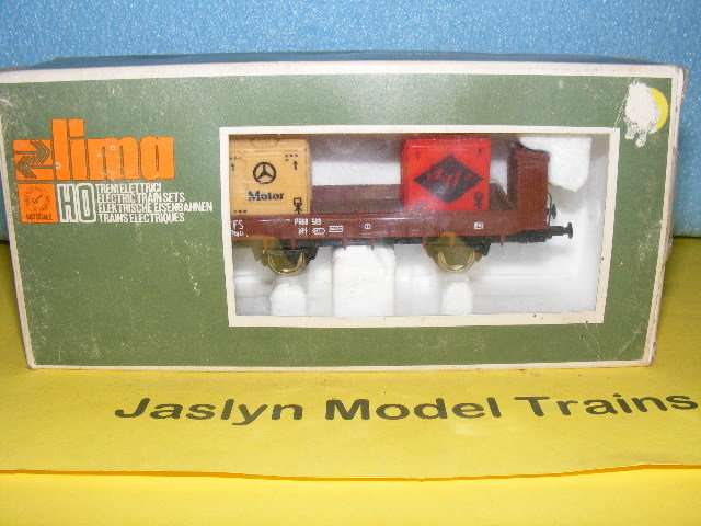 Lima HO Flatbed with load (Boxed)