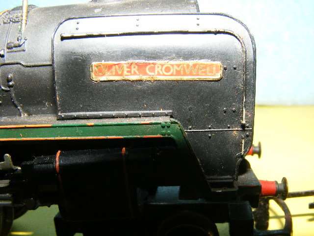 Tri-ang OO Steam Loco and Tender - For spares/ repairs.