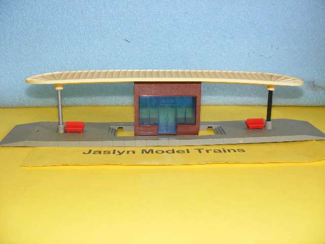 Lima HO Platform Roof.