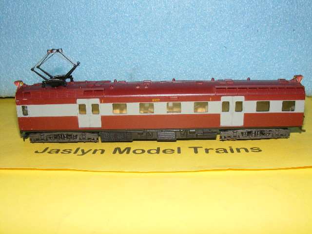 Lima HO SAR/ SAS Suburban Electric Loco - Powered.