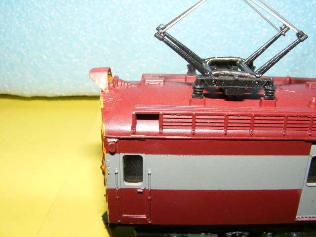 Lima HO SAR/ SAS Suburban Electric Loco - Powered.