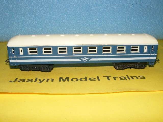 Lima HO SAR/ SAS Junior Blue Train Coach.