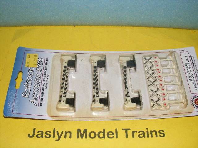 Bachmann HO - Crossing Signals and Gates.