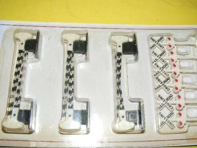 Bachmann HO - Crossing Signals and Gates.