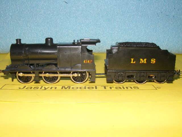 Lima HO LMS 0-6-0 Steam Loco and Tender. (Boxed)