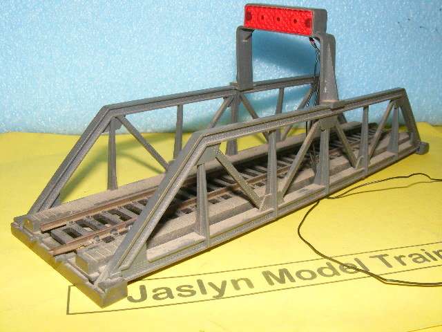 HO Bridge with light,