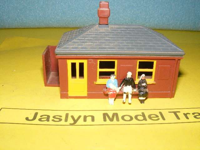 Tri-ang OO Station Building