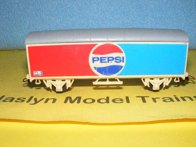Lima HO Pepsi Box Wagon,