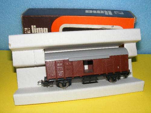 Lima HO Box wagon with sliding doors (Boxed)