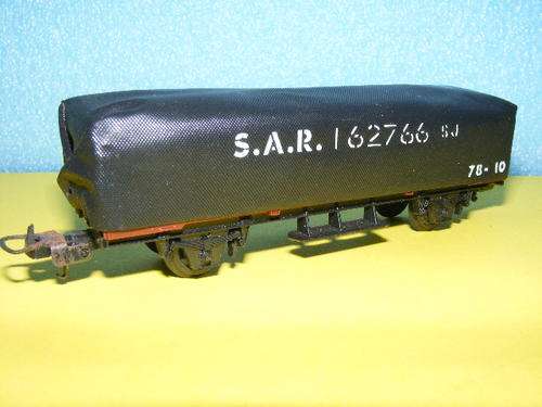 Lima HO SAR/SAS Open Wagon with tarpaulin