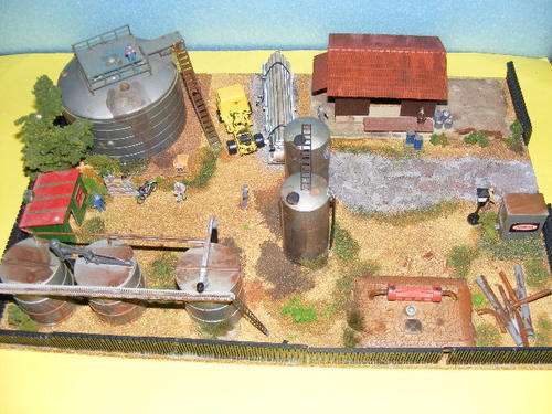 HO Oil Storage Depot - Diorama
