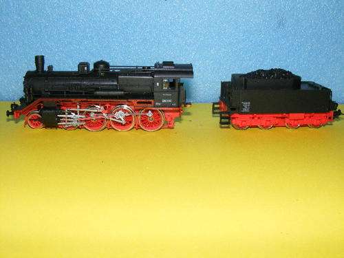 Piko HO 4-6-0 Steam Loco and tender.
