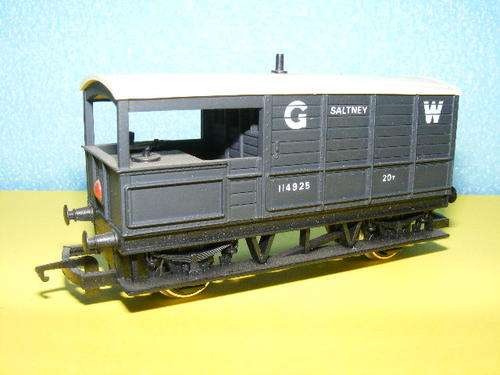 Hornby OO Guards Van