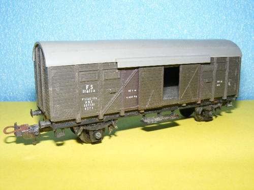 Lima HO Box wagon with sliding doors.