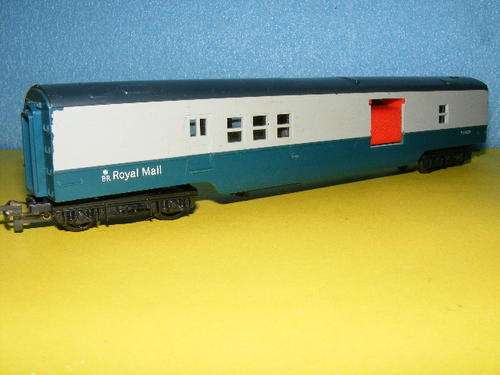 Hornby OO Royal Mail Coach.