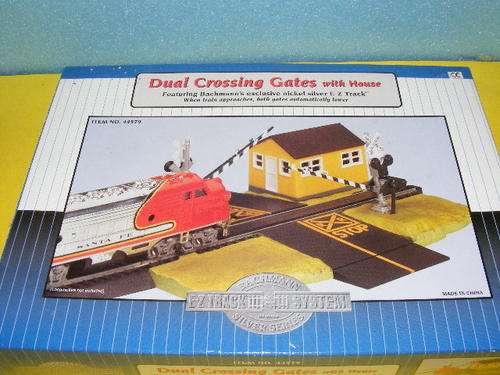 Bachmann HO E-Z Track Level Crossing