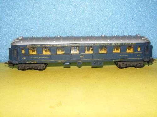 Lima HO Passenger coach.