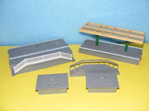 Hornby OO Platform Pieces.