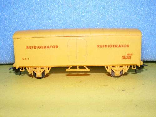 Lima HO SAR/ SAS Refrigerator Wagon.