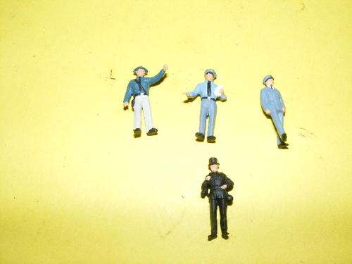 HO Policemen