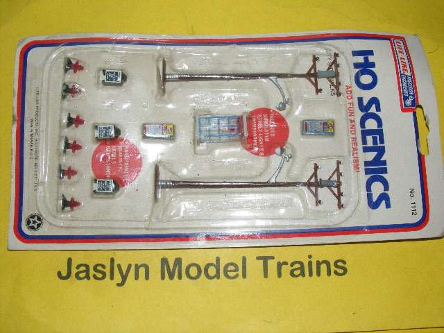 Life Like HO Layout Accessories,