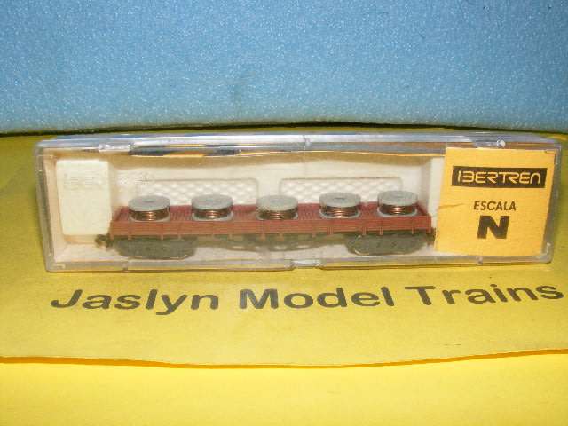 Ibertren N Gauge Flatbed with wire load,