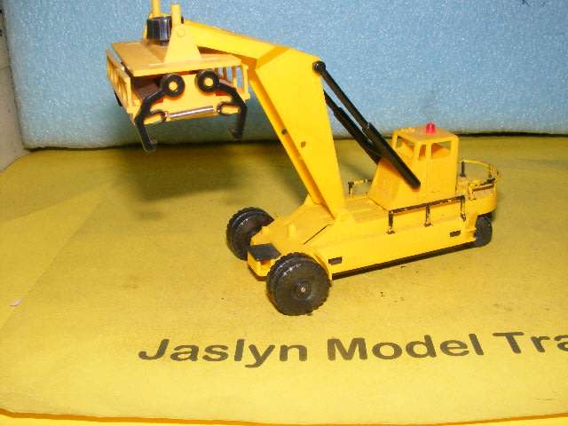 Lima HO Container Crane,