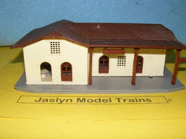 Lima HO Station Building,