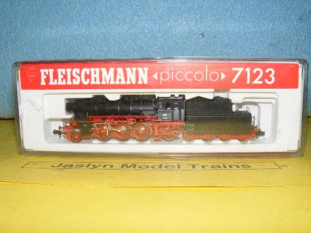 Fleischmanni N Gauge 2-6-2 Steam Loco and Tender (Boxed)