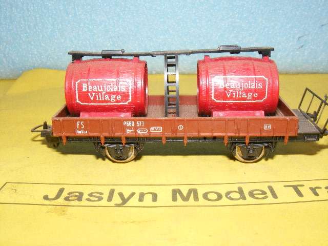 Lima HO Flatbed with barrels,