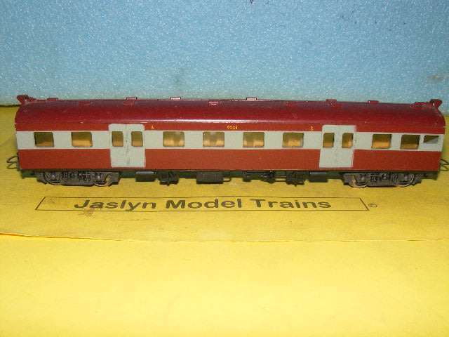 Lima HO SAR/ SAS Suburban Passenger Coach,