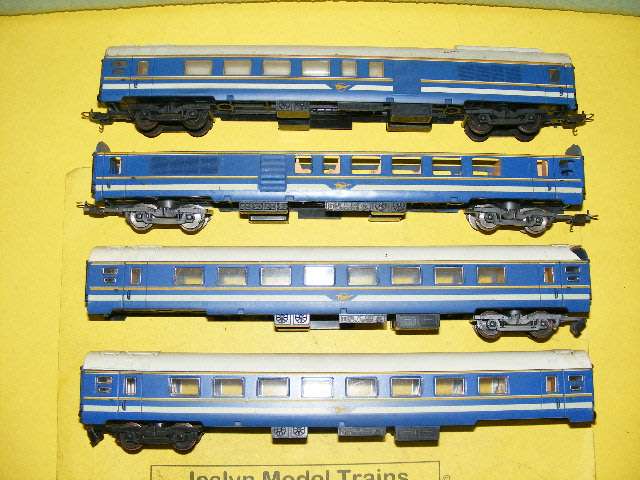 Lima HO SAR/ SAS Job Lot Blue Train Coaches - For spares/ repairs.