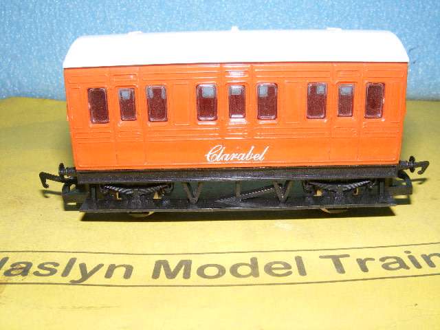 Hornby OO Thomas and Friends - Passenger Coach,