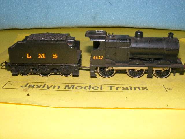 Lima HO LMS 0-6-0 Steam Loco and Tender,