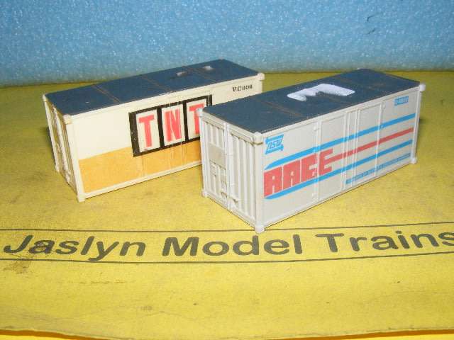 Lima HO Containers x 2