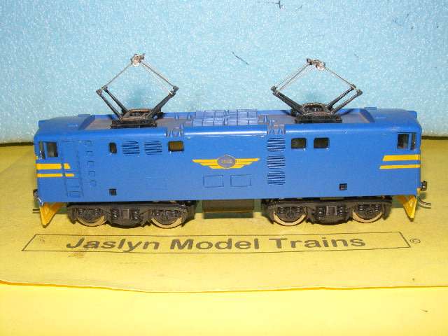 Lima HO SAR/ SAS Blue Train 5E Electric Loco - Powered.