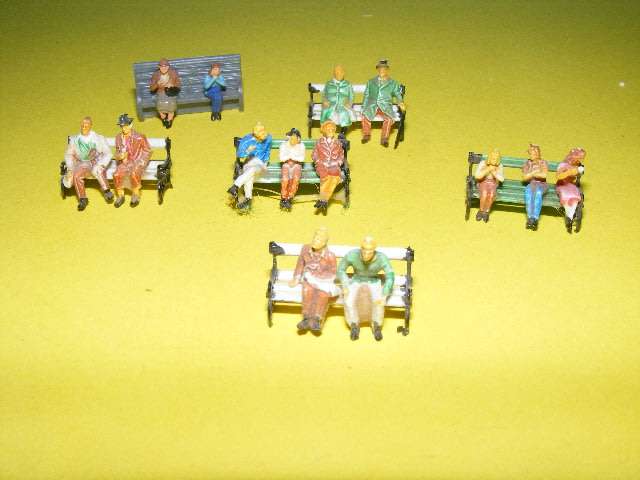 HO Benches with figures,
