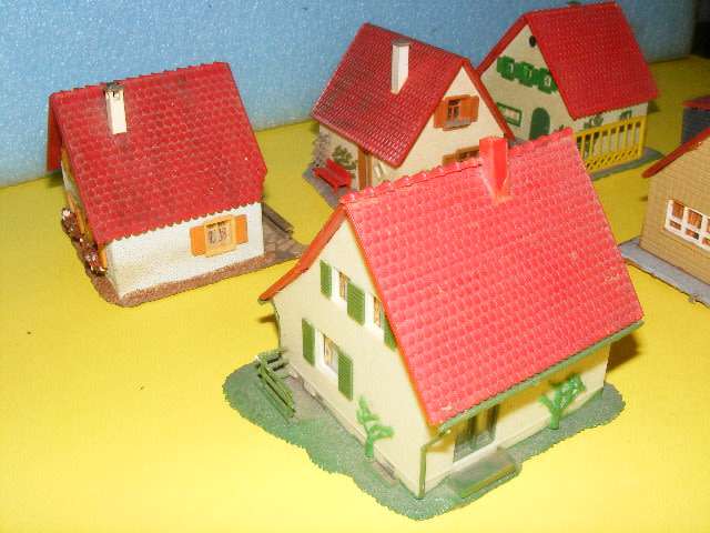 HO Job Lot Houses,