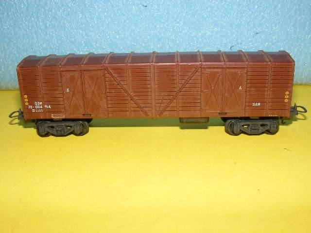 Lima HO SAR/ SAS Brown Box wagon,