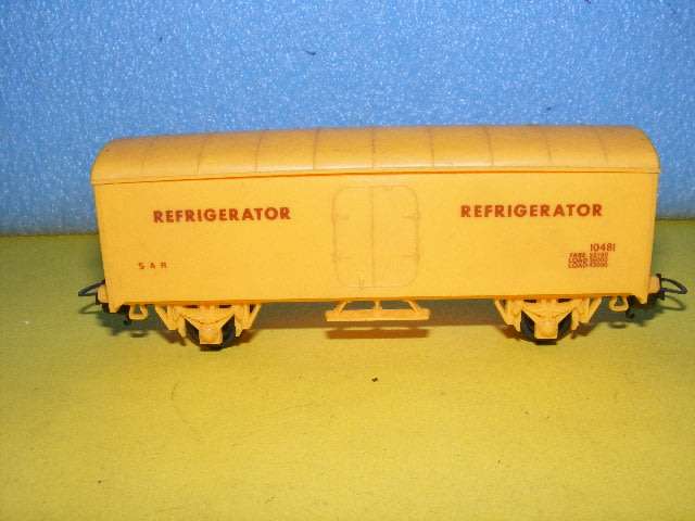 Lima HO SAR/ SAS Refrigerator Wagon,