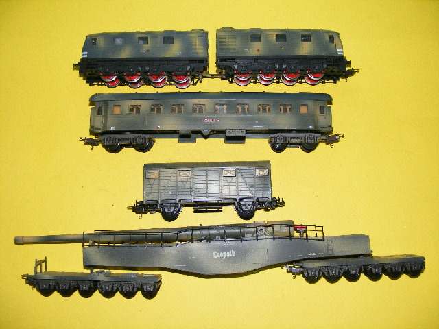 Lima HO Leopold Military Set,