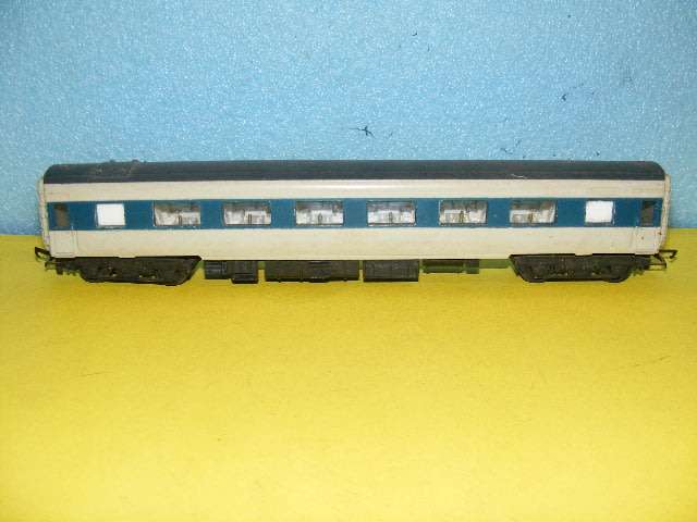 Tri-ang OO Passenger Coach,