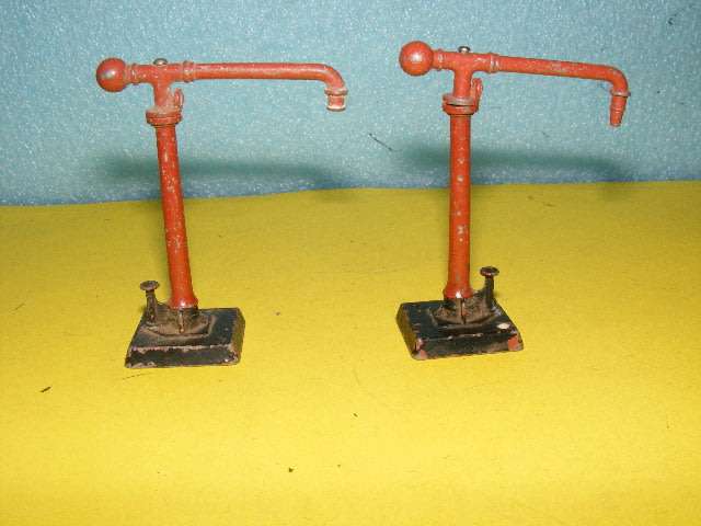 Hornby Dublo OO Watering Points x 2,