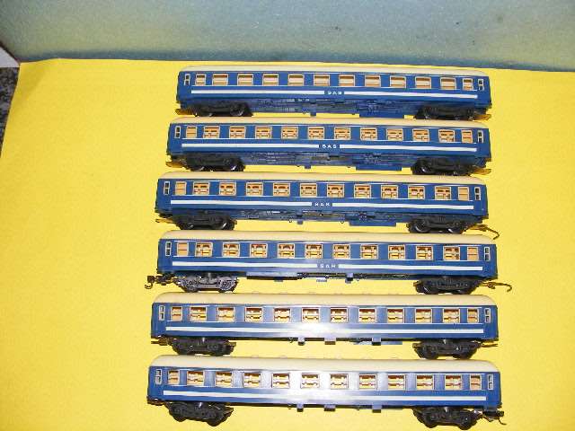 Lima HO SAR/ SAS Blue Train Coach Set