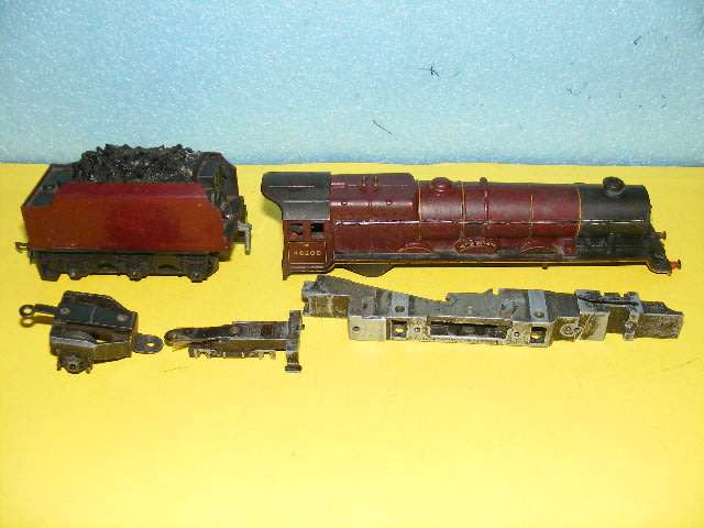 Tri-ang OO Steam Loco - For spares/ repairs.