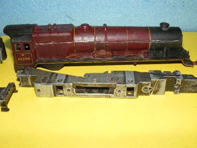 Tri-ang OO Steam Loco - For spares/ repairs.