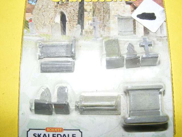 Hornby OO Skaledale Gravestones