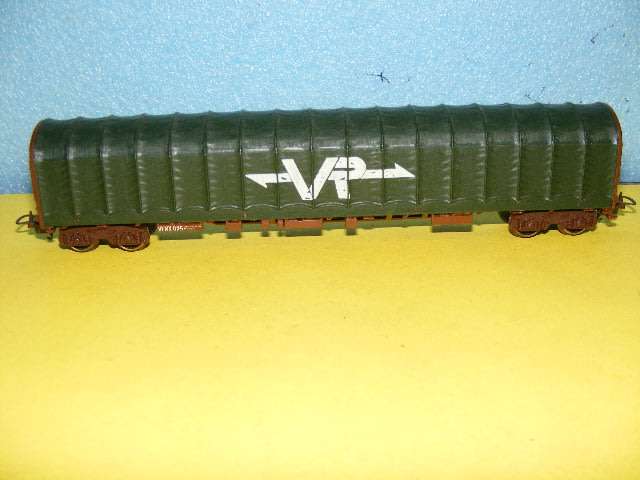 Lima HO Covered Goods Wagon,