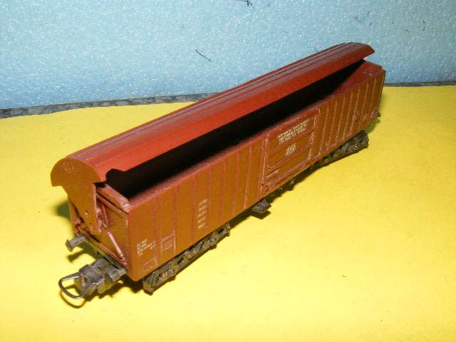 Lima HO Open wagon with flip top,