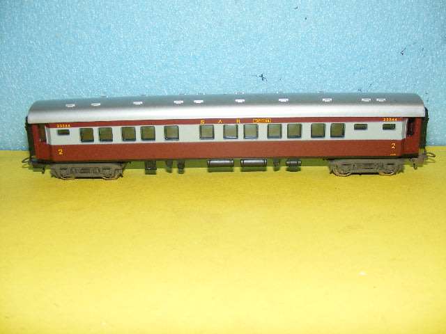 Lima HO SAR/ SAS Trans Karoo 2nd Class Passenger Coach (Boxed)